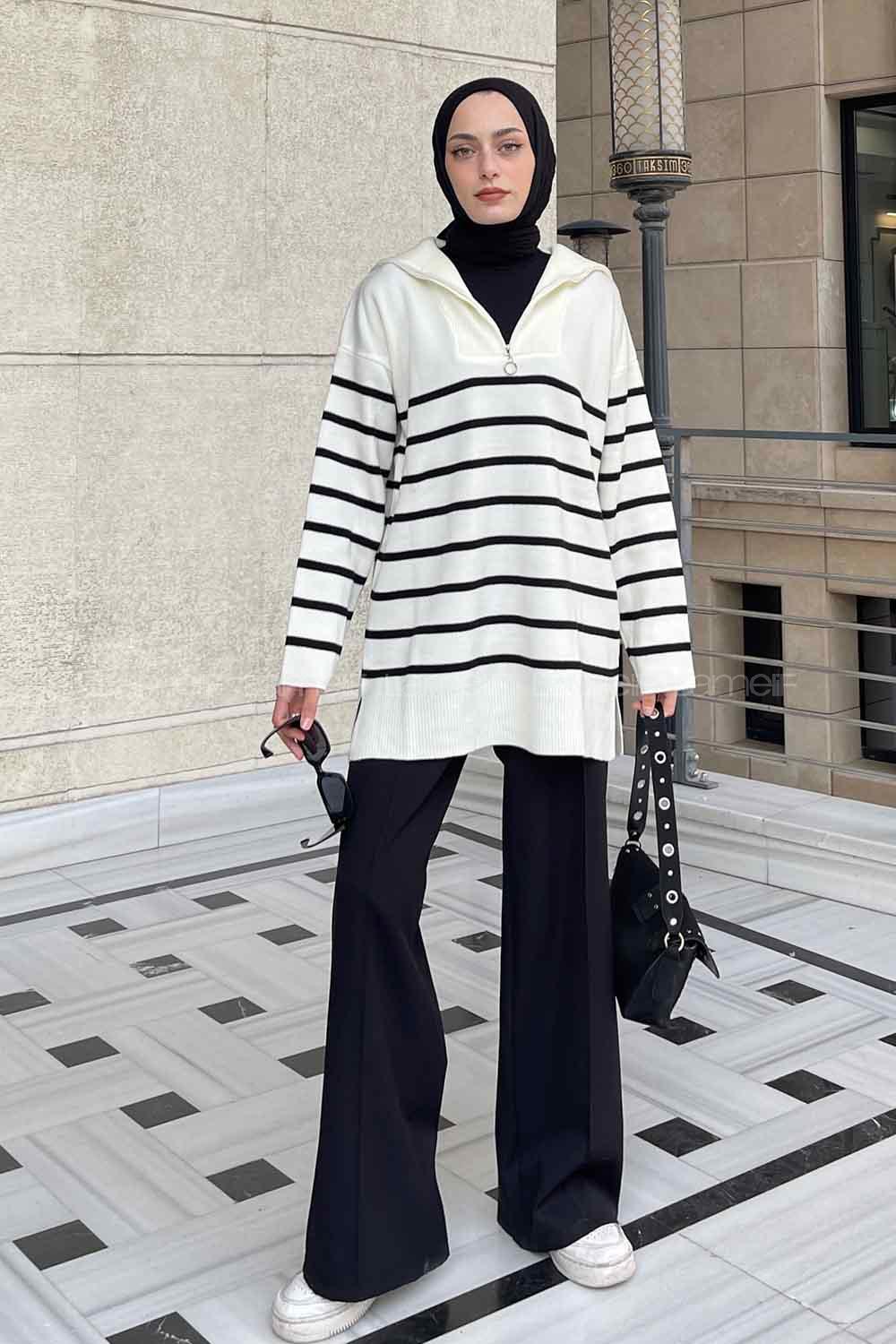 White Choker Neck Long Arm Jumper