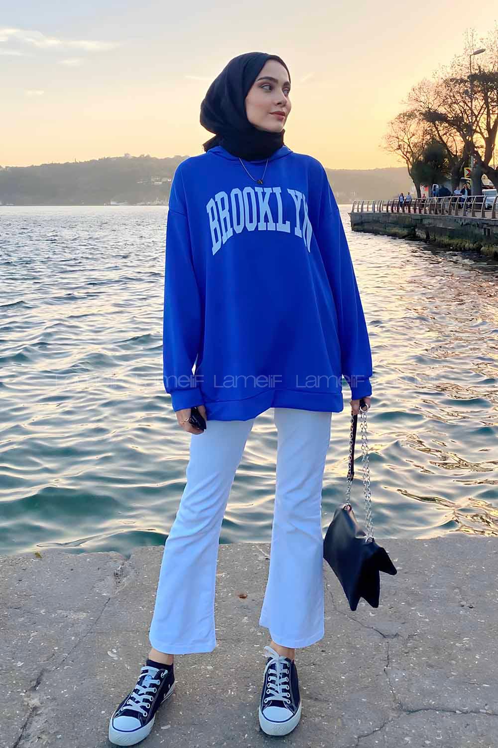 Saxe Hood Neck Long Arm Printed Sweatshirt