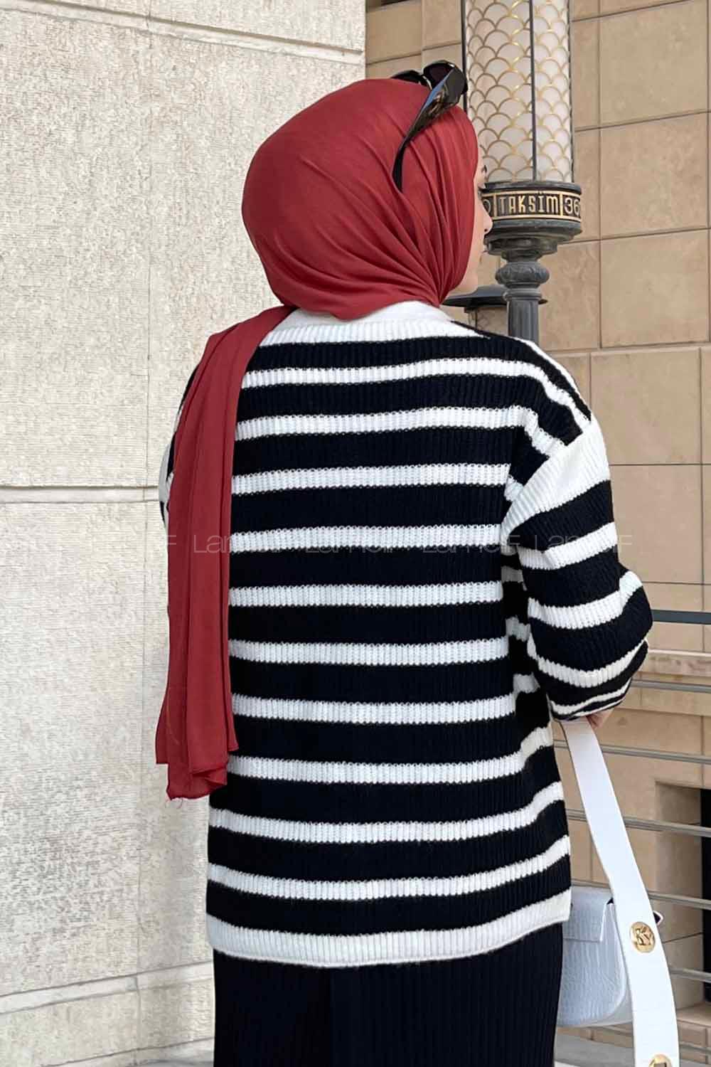 Lamelif  Kalın Çizgili Yumoş Hırka Siyah Beyaz