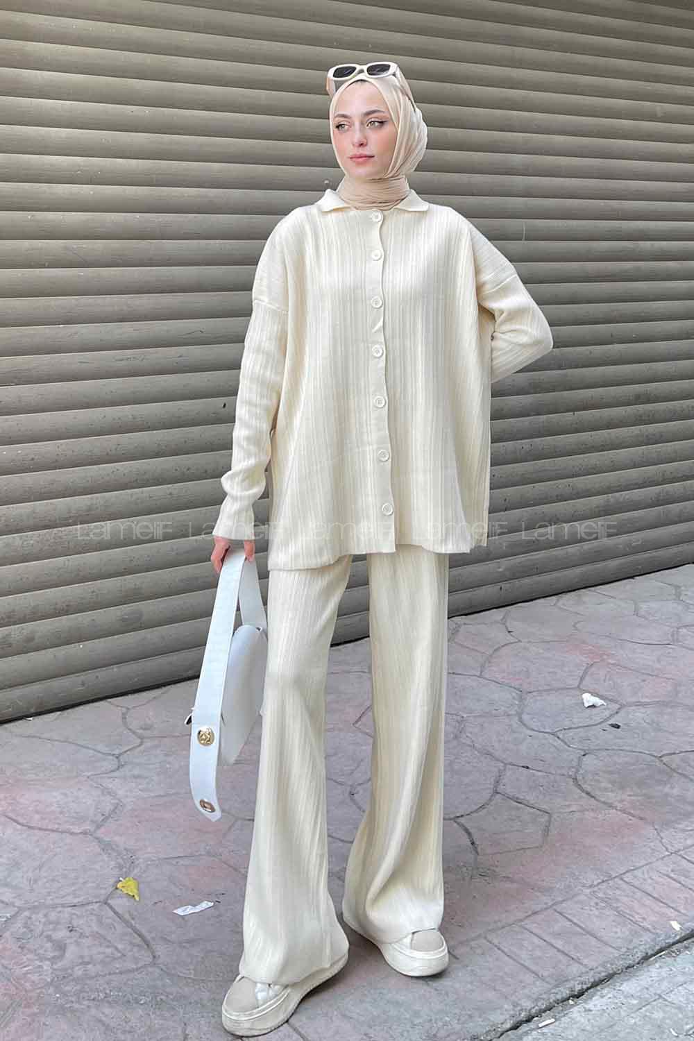 Cream Polo Neck Collar Long Arm Knitwear Comfortable Suit