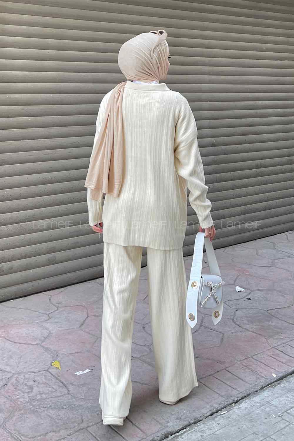 Cream Polo Neck Collar Long Arm Knitwear Comfortable Suit