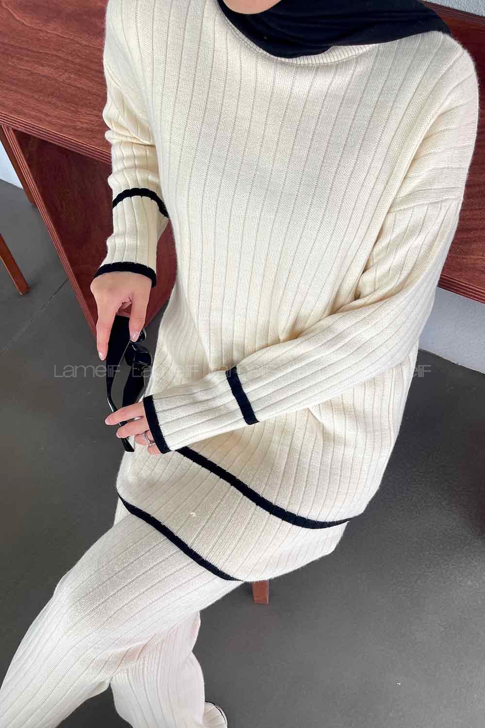 Lamelif Gülnil Şerit Detaylı Triko Tesettür Takım Ekru