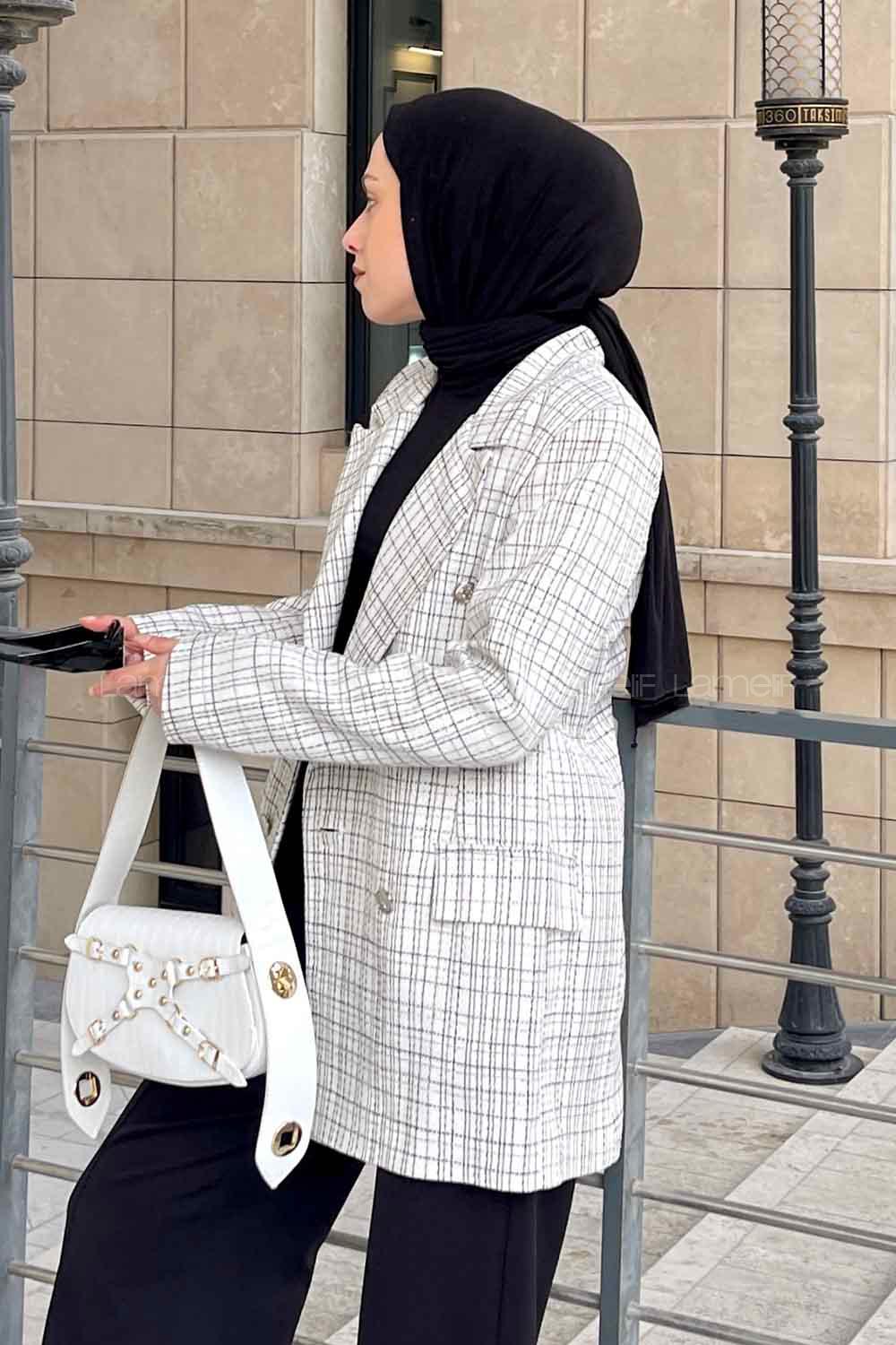 Ecru Medium V Neck Long Arm Cotton Jacket