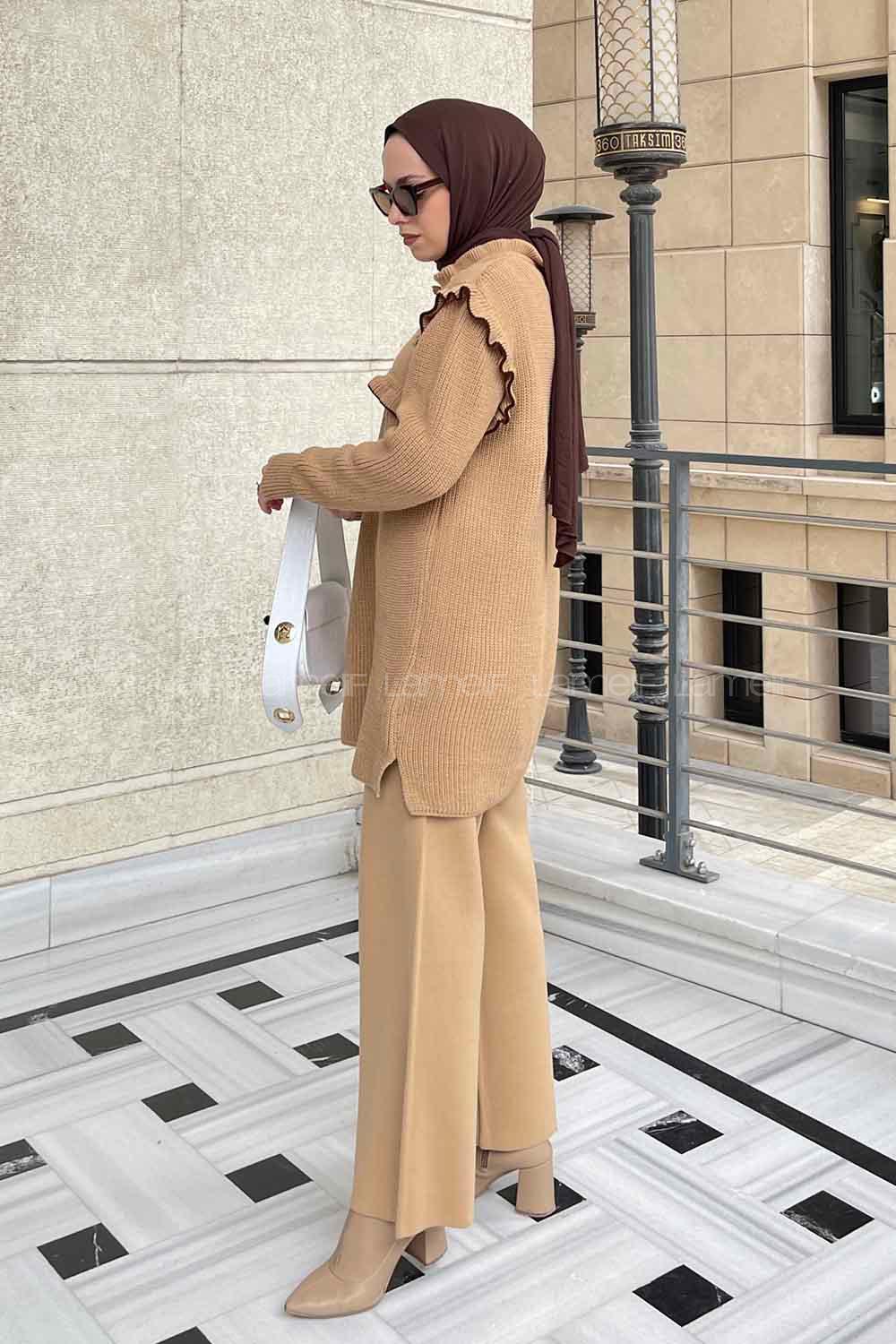 Lamelif Fırfırlı Triko İkili Tesettür Takım Sütlü Kahve