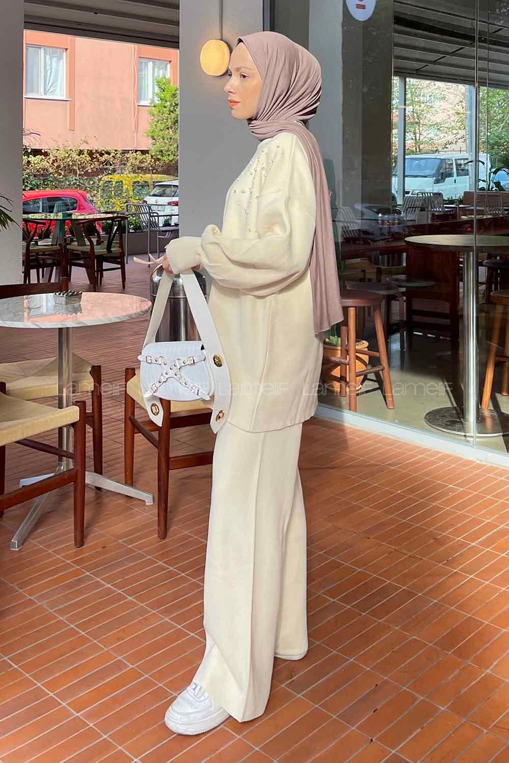 Cream Turtle Neck Long Arm Without Accessories Knitwear Regular Trousers Comfortable Suit