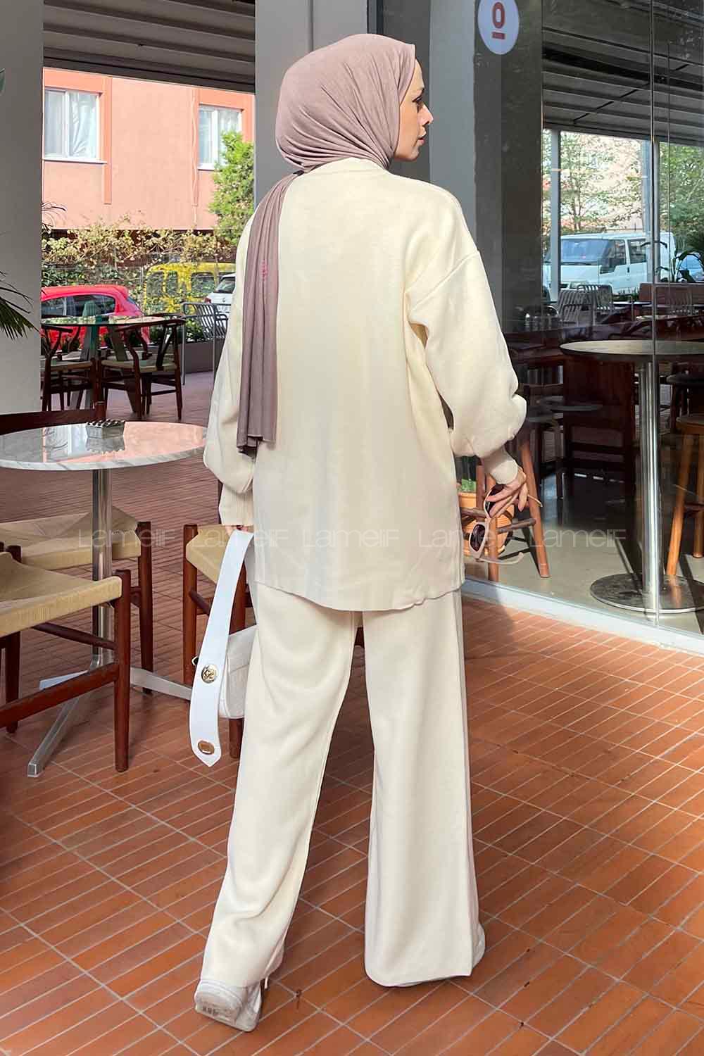 Cream Turtle Neck Long Arm Without Accessories Knitwear Regular Trousers Comfortable Suit