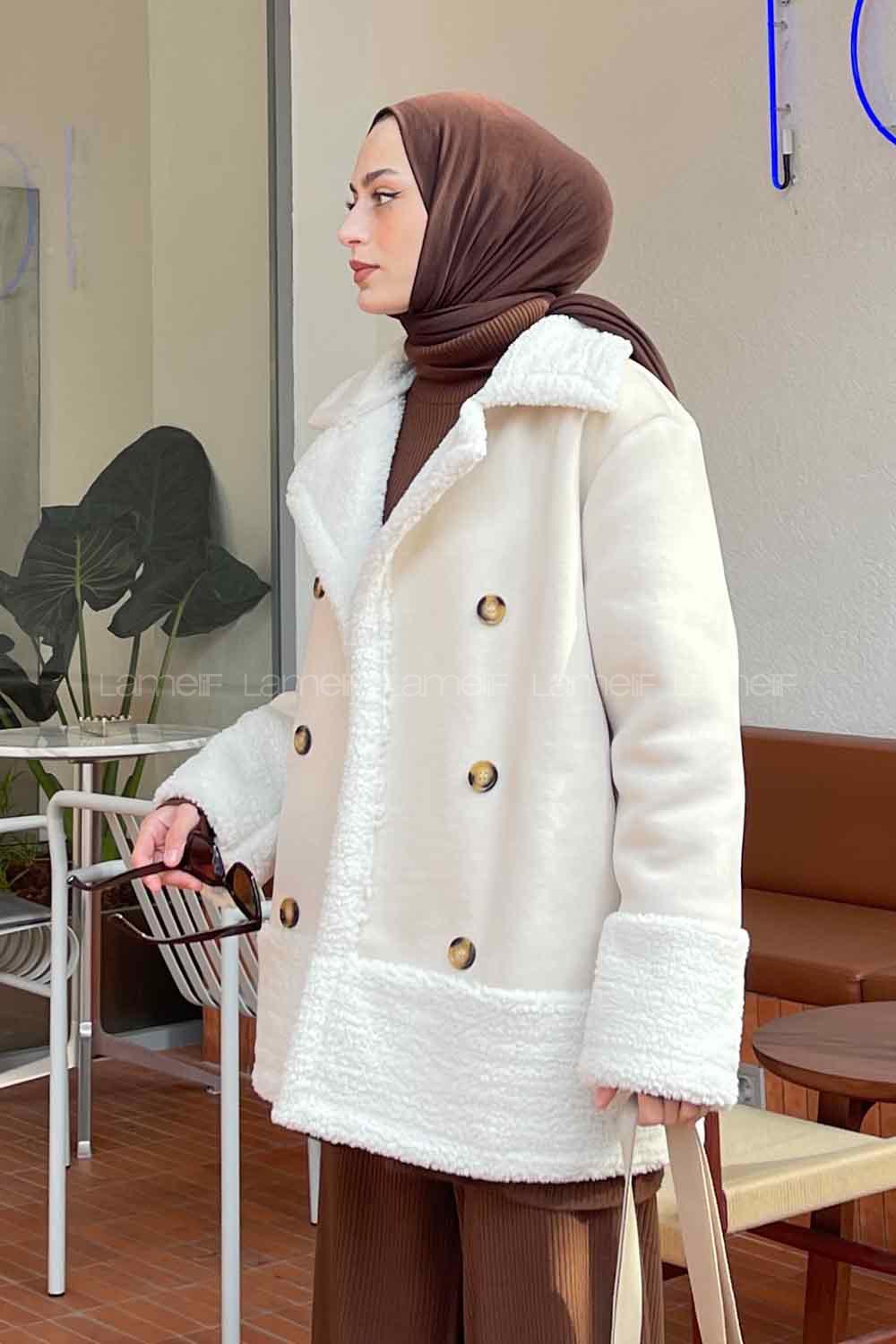 Lamelif Önü Boydan Düğmeli Kürklü Mont Taş Rengi