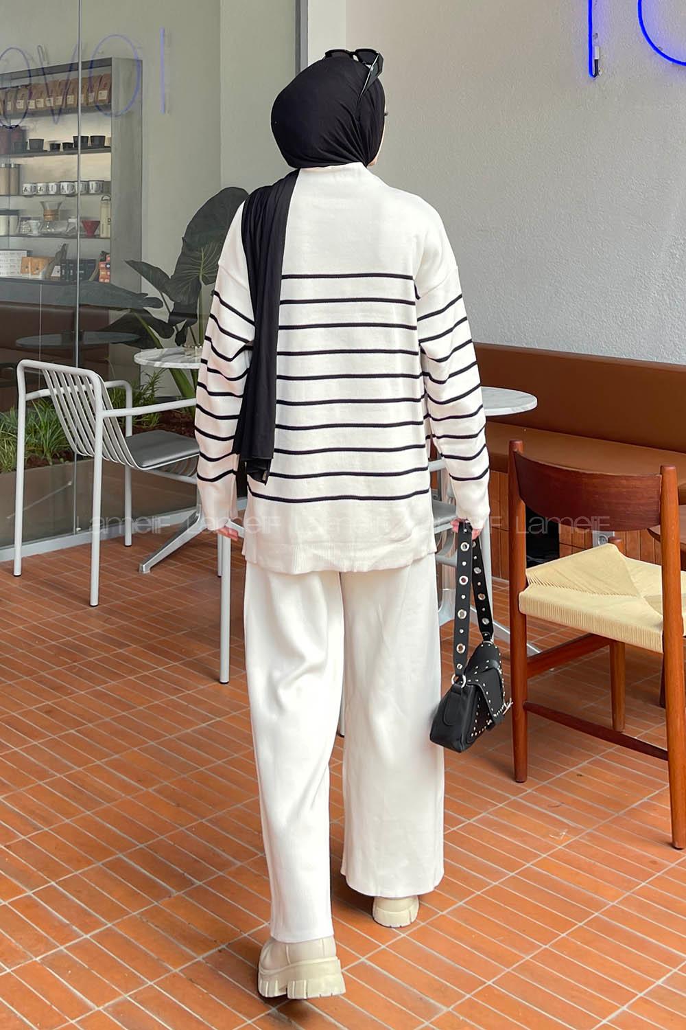 Lamelif Yan Düğme Detaylı Triko Kazak Ekru