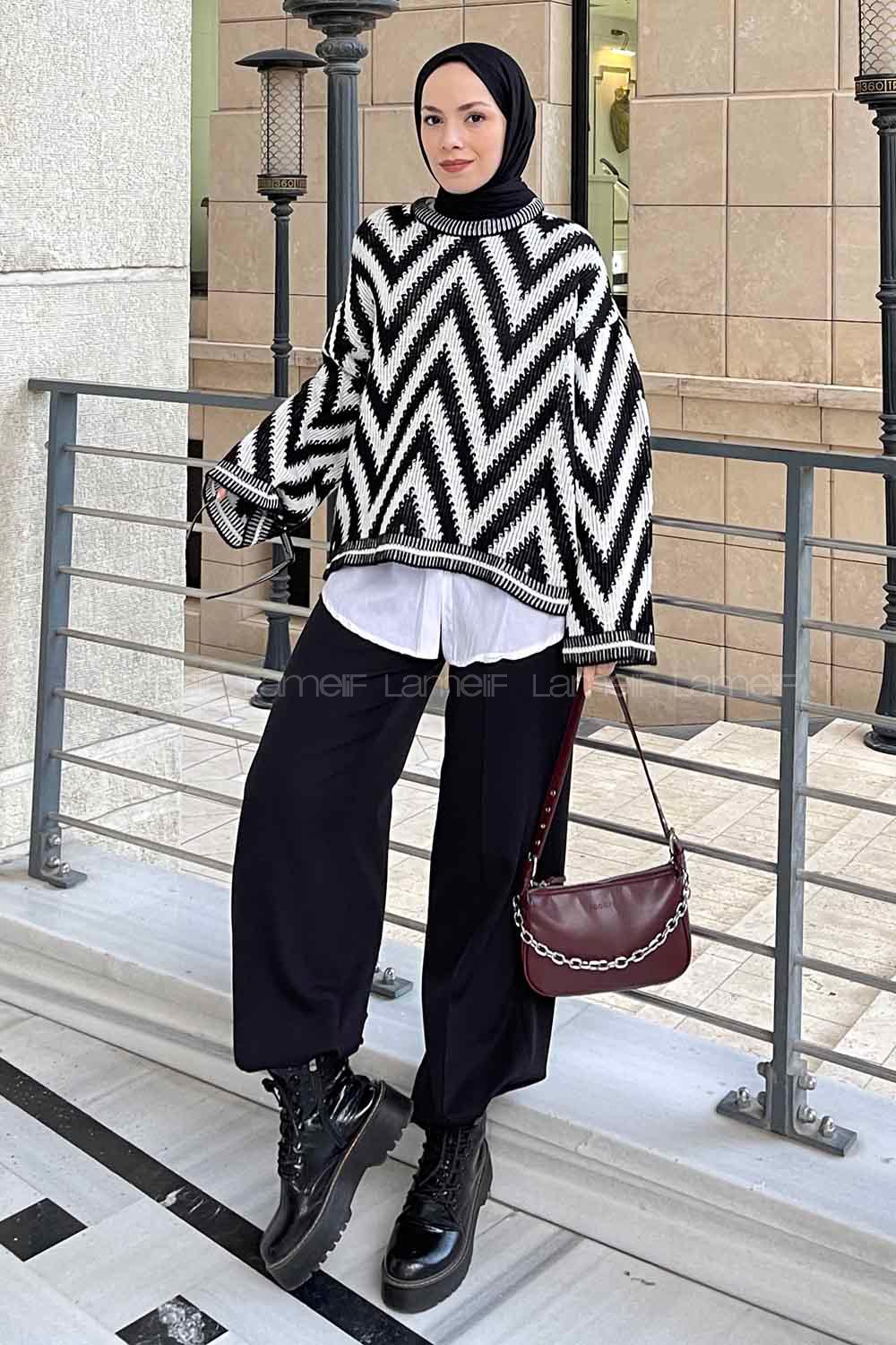 Black White Medium Crew Neck Long Arm Jumper