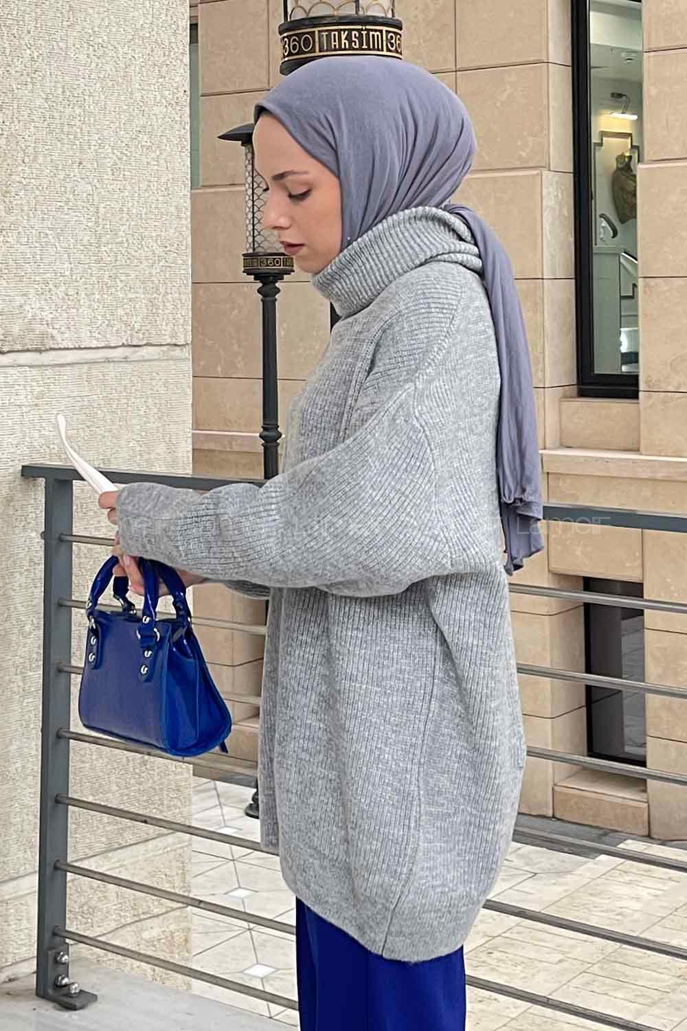 Gray Choker Neck Long Arm Jumper