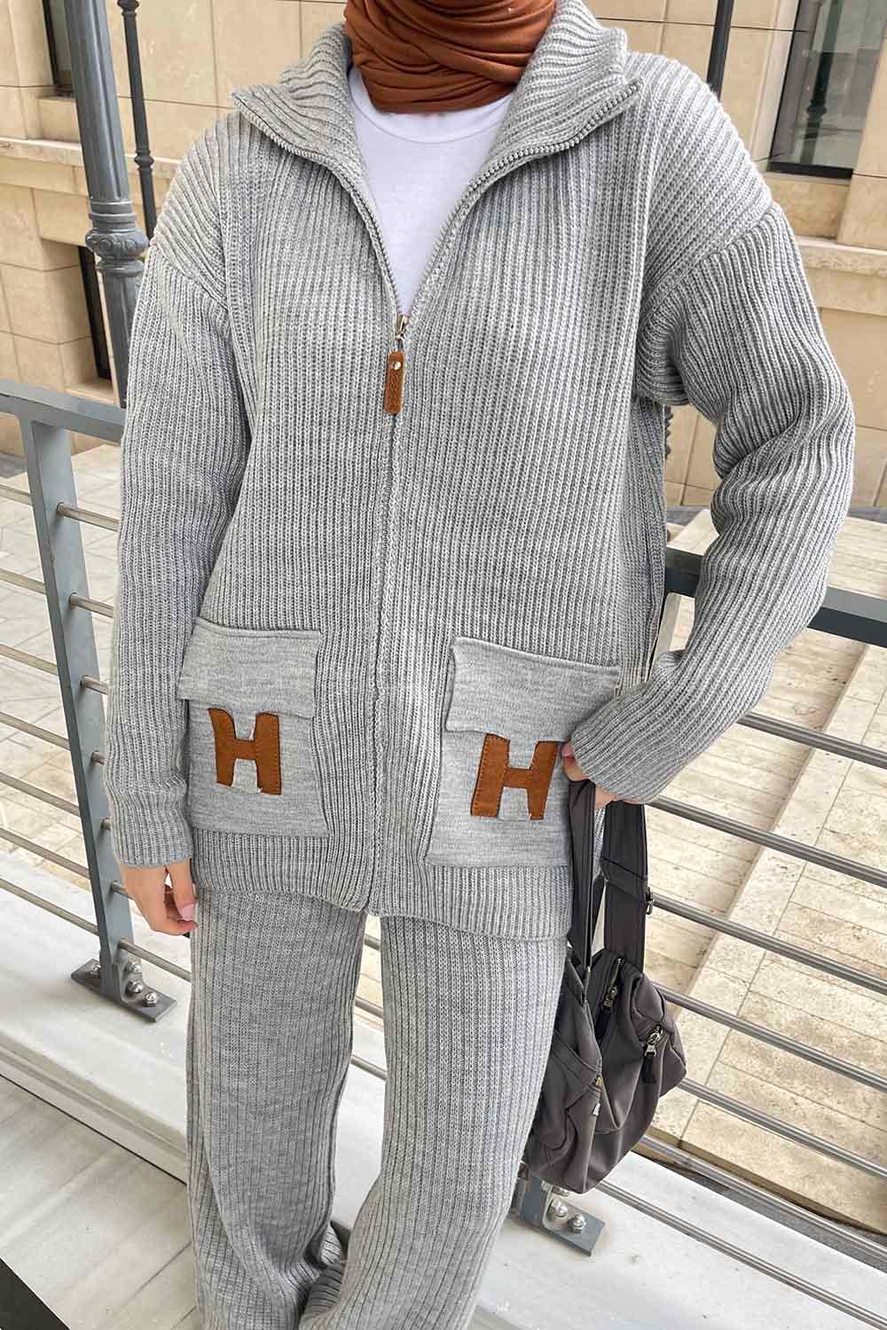 Gray Choker Neck Long Arm Without Accessories Knitwear Regular Trousers Comfortable Suit