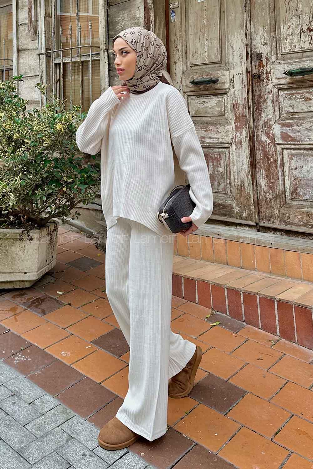 Ecru Medium Crew Neck Long Arm Knitwear Comfortable Suit