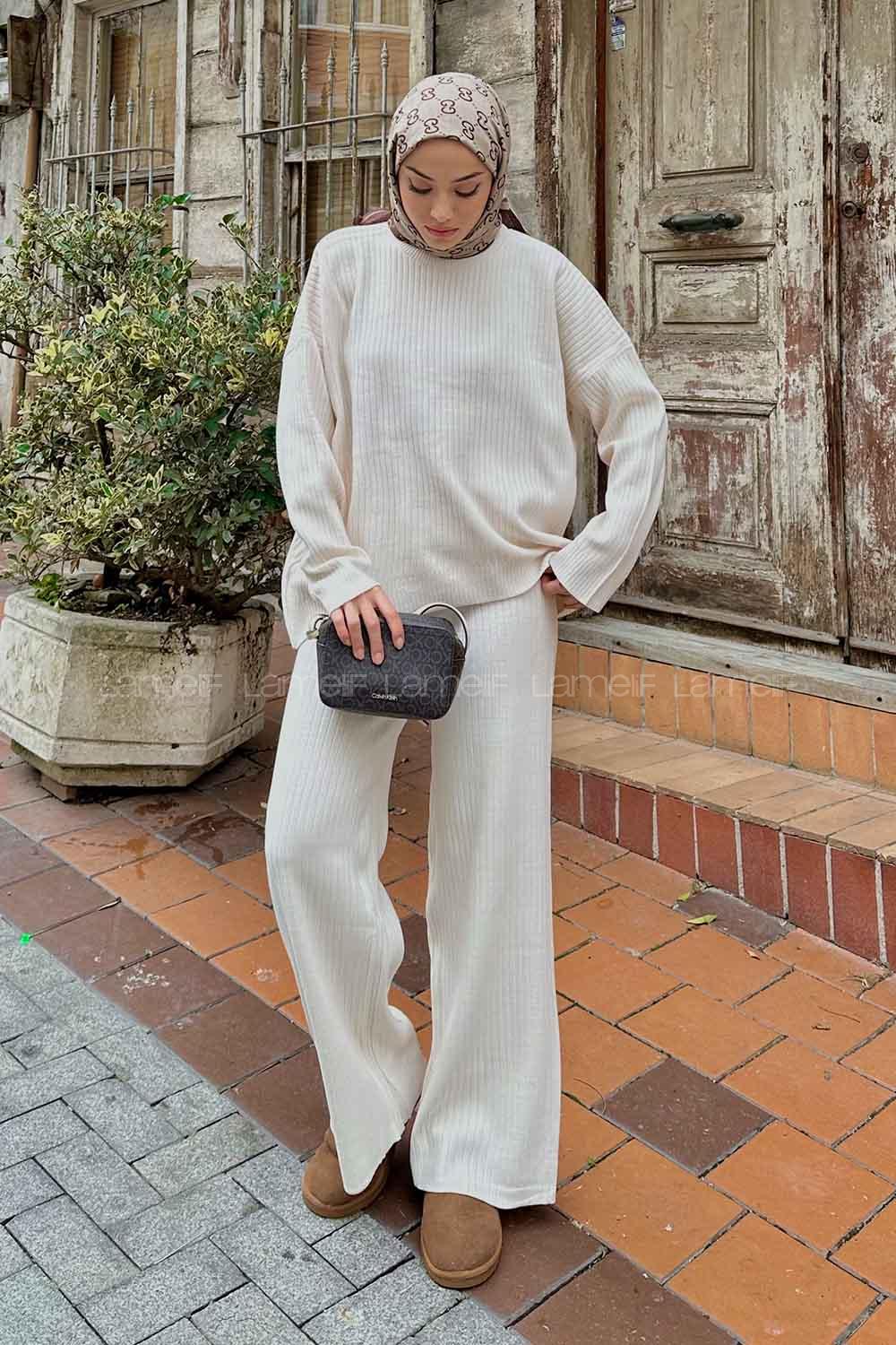 Ecru Medium Crew Neck Long Arm Knitwear Comfortable Suit