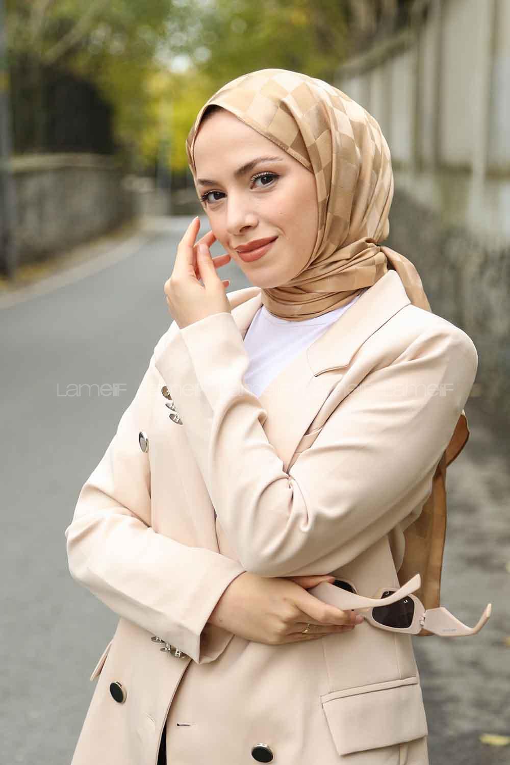 Lamelif Dama Desen Jakar Şal Camel