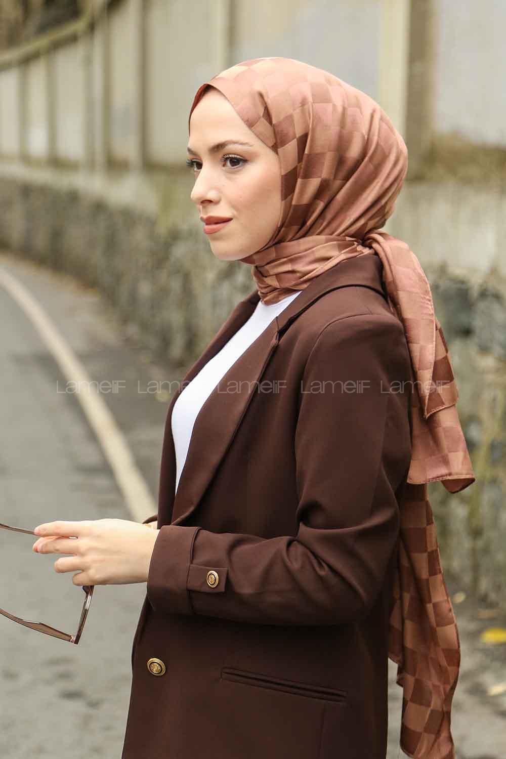 Lamelif Dama Desen Jakar Şal Kahverengi