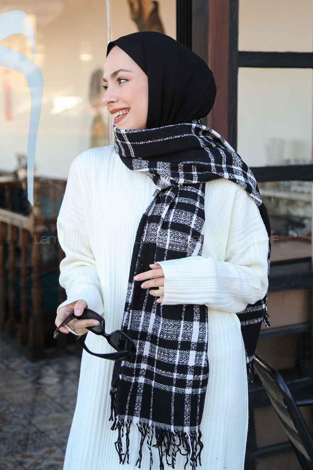 Lamelif Ekose Desen Omuz Şal Siyah-Beyaz