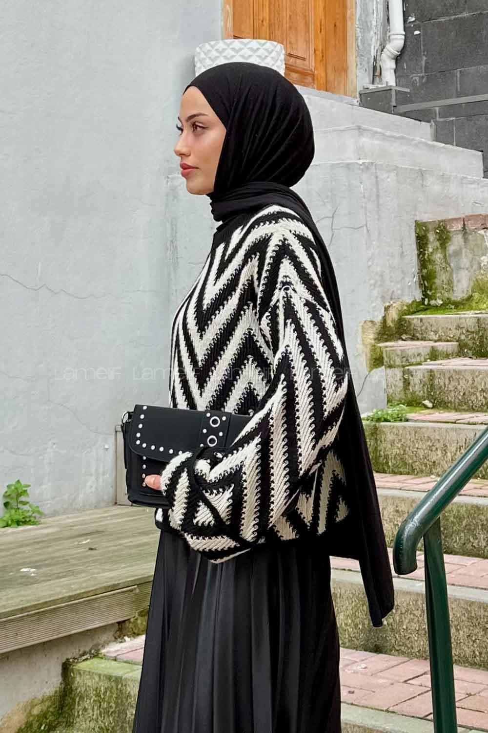 Black Medium Crew Neck Long Arm Jumper