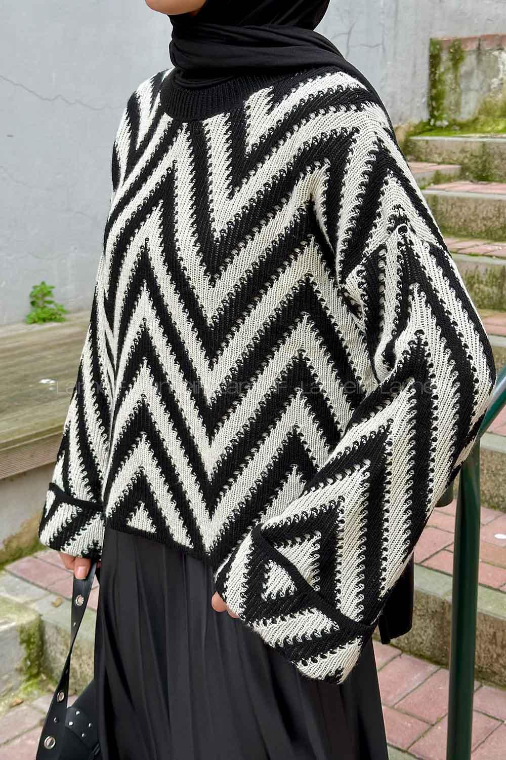 Black Medium Crew Neck Long Arm Jumper