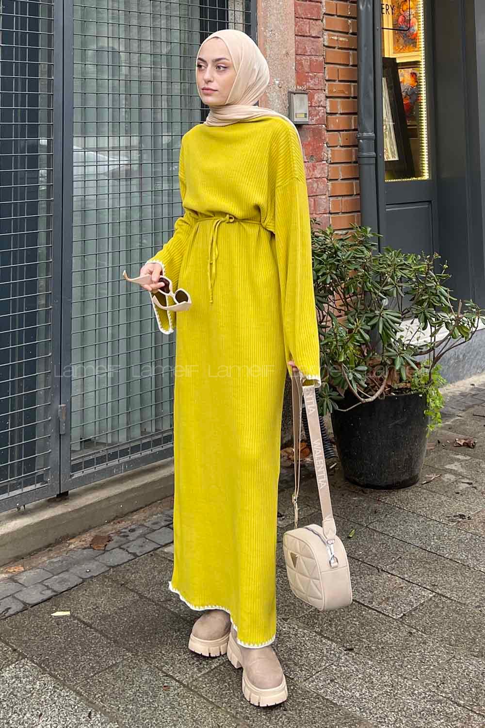 Lamelif Kol-Etek Ucu Nakışlı Triko Tesettür Elbise Fıstık Yeşili