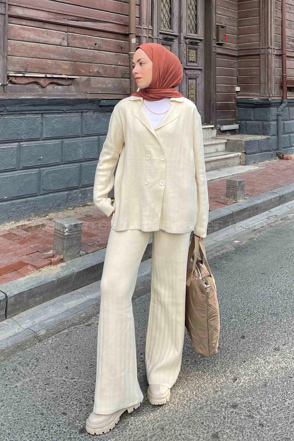 Lamelif  Ceketli Triko Takım Ekru