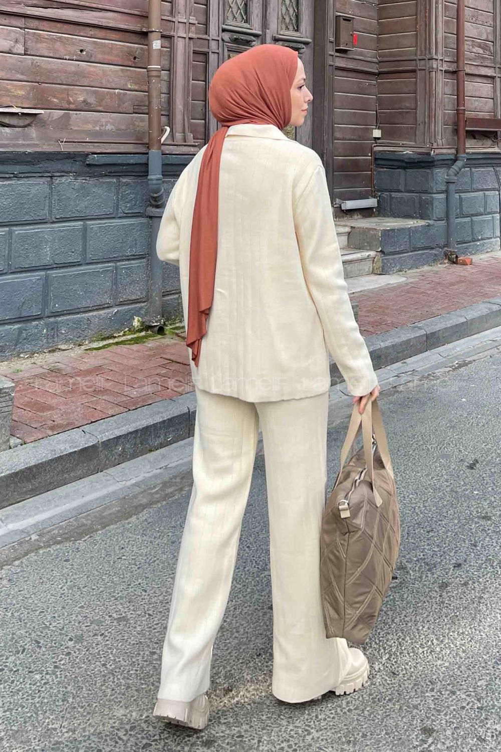 Lamelif  Ceketli Triko Takım Ekru