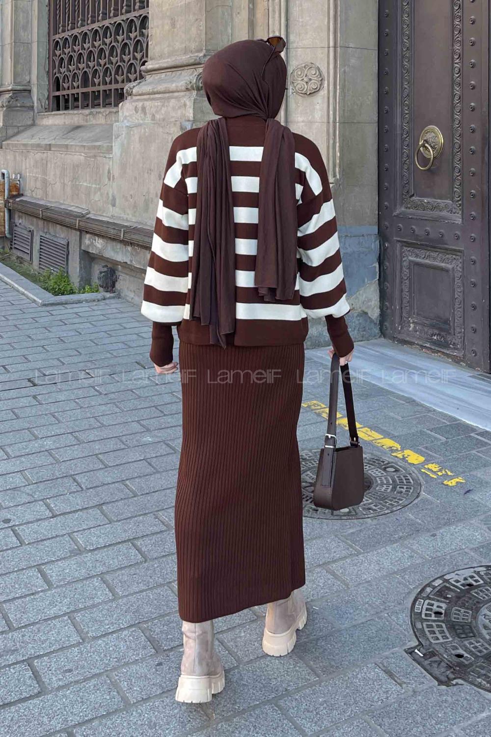Bitter Brown Turtle Neck Long Arm Knitwear Pleated Suit