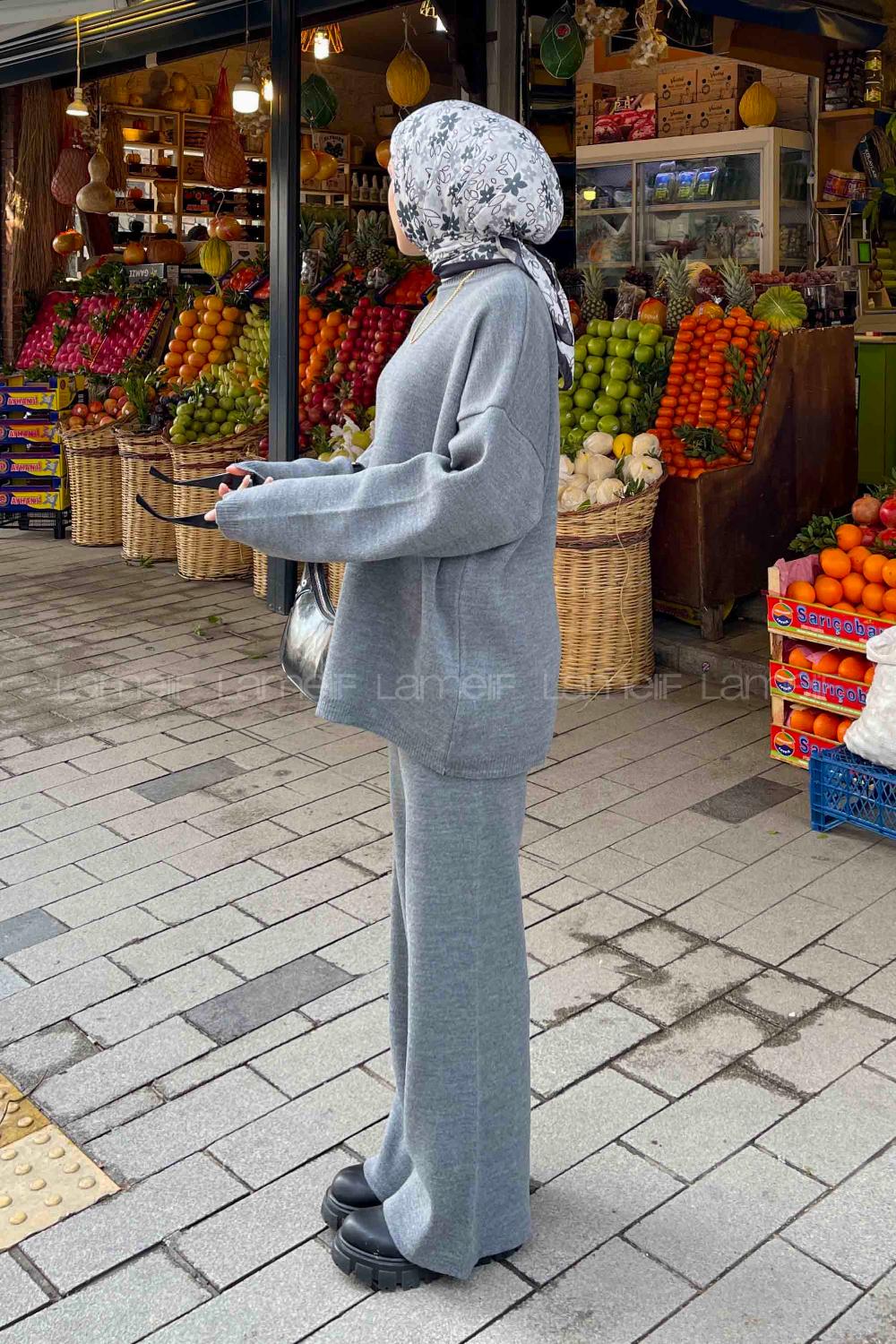 Smoked Crew Neck Long Arm Without Accessories Knitwear Regular Trousers Comfortable Suit