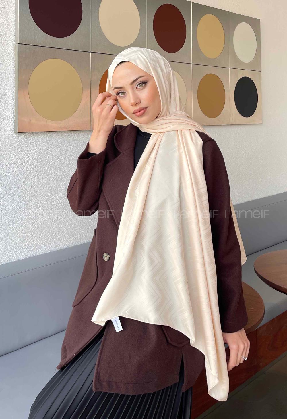 Lamelif Zikzak Desen Jakar Serisi Şal Bej