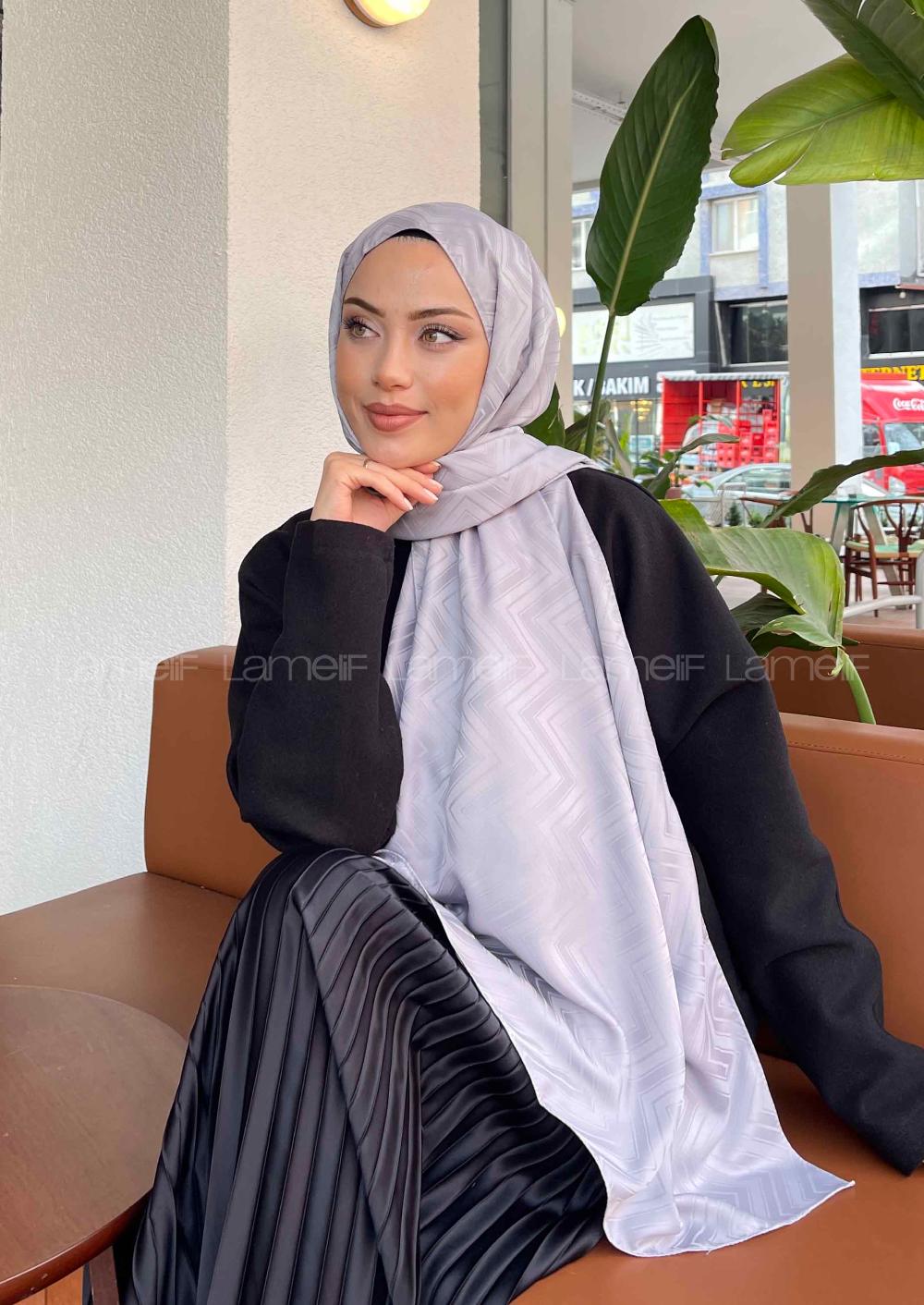 Lamelif Zikzak Desen Jakar Serisi Şal Gümüş Gri