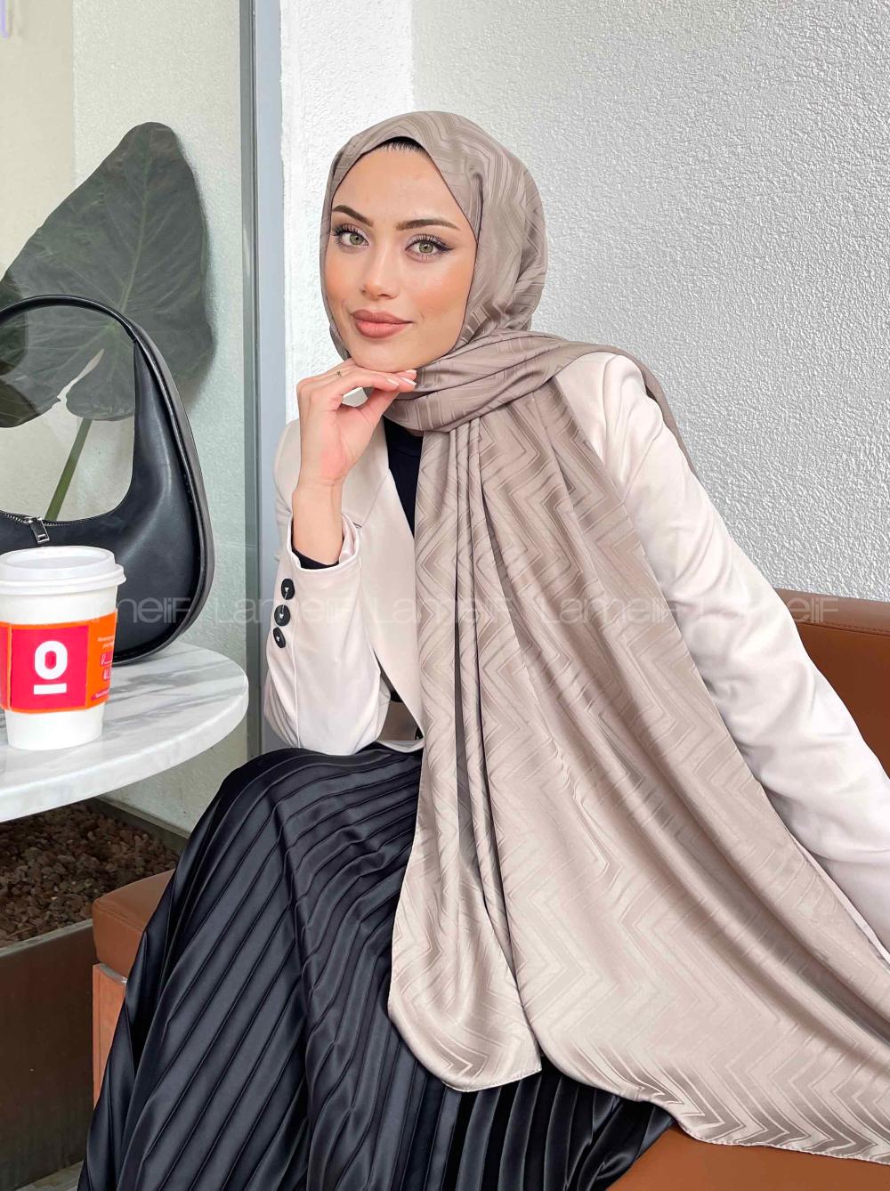 Lamelif Zikzak Desen Jakar Serisi Şal Toprak