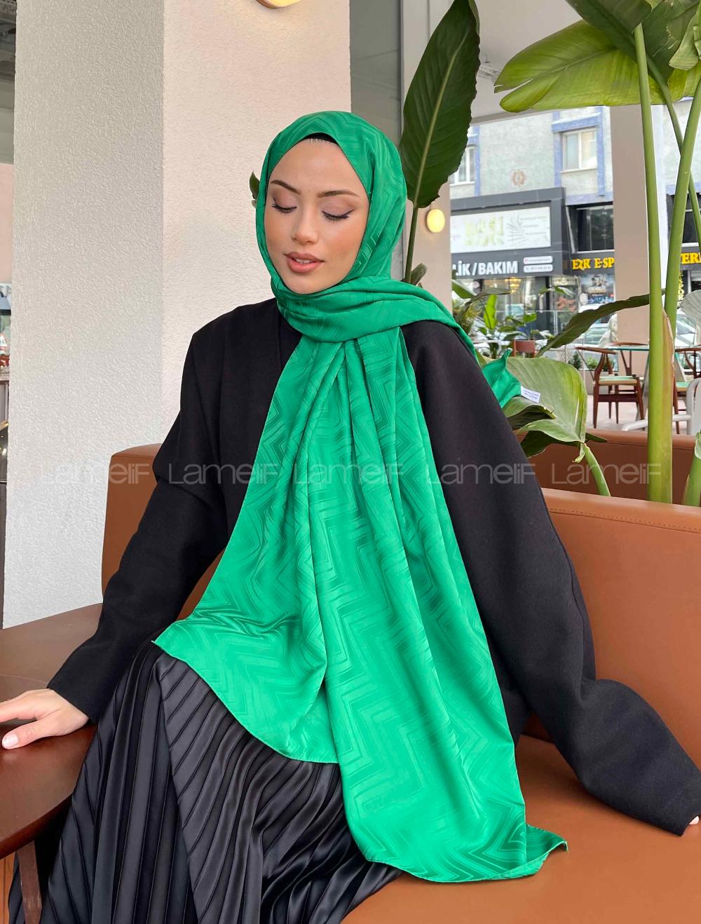 Lamelif Zikzak Desen Jakar Serisi Şal Yeşil