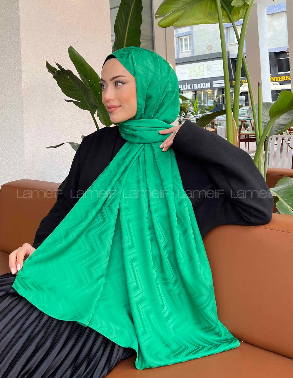 Lamelif Zikzak Desen Jakar Serisi Şal Yeşil