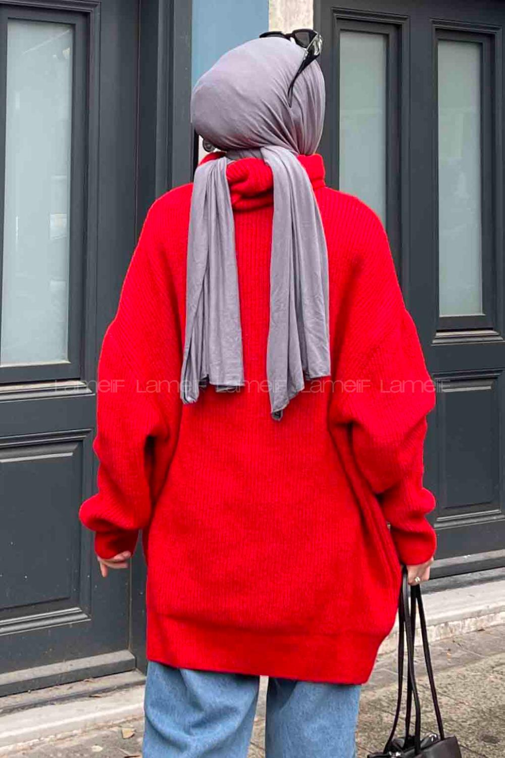 Red Choker Neck Long Arm Jumper