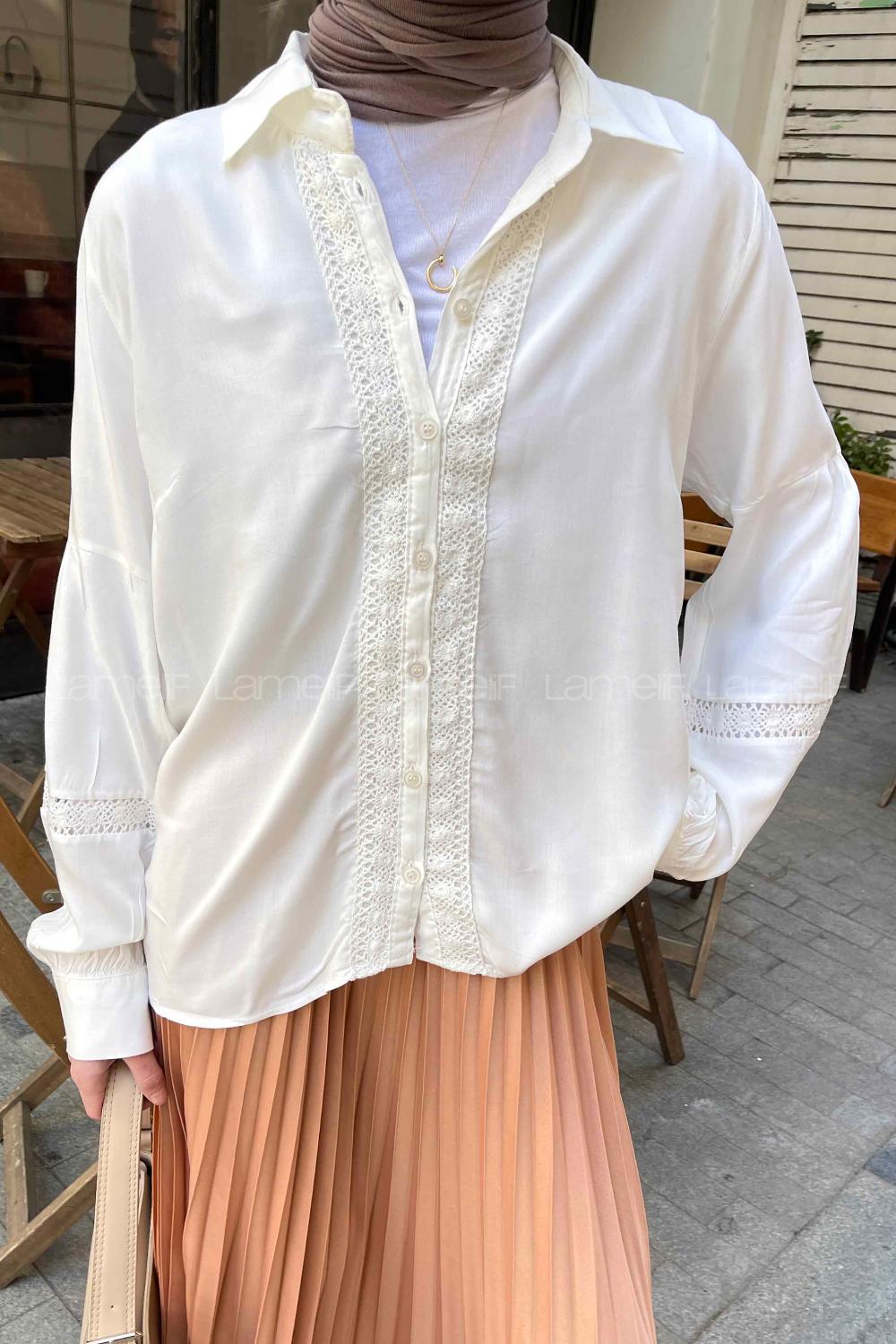 Lamelif Güpür Detaylı Gömlek Ekru