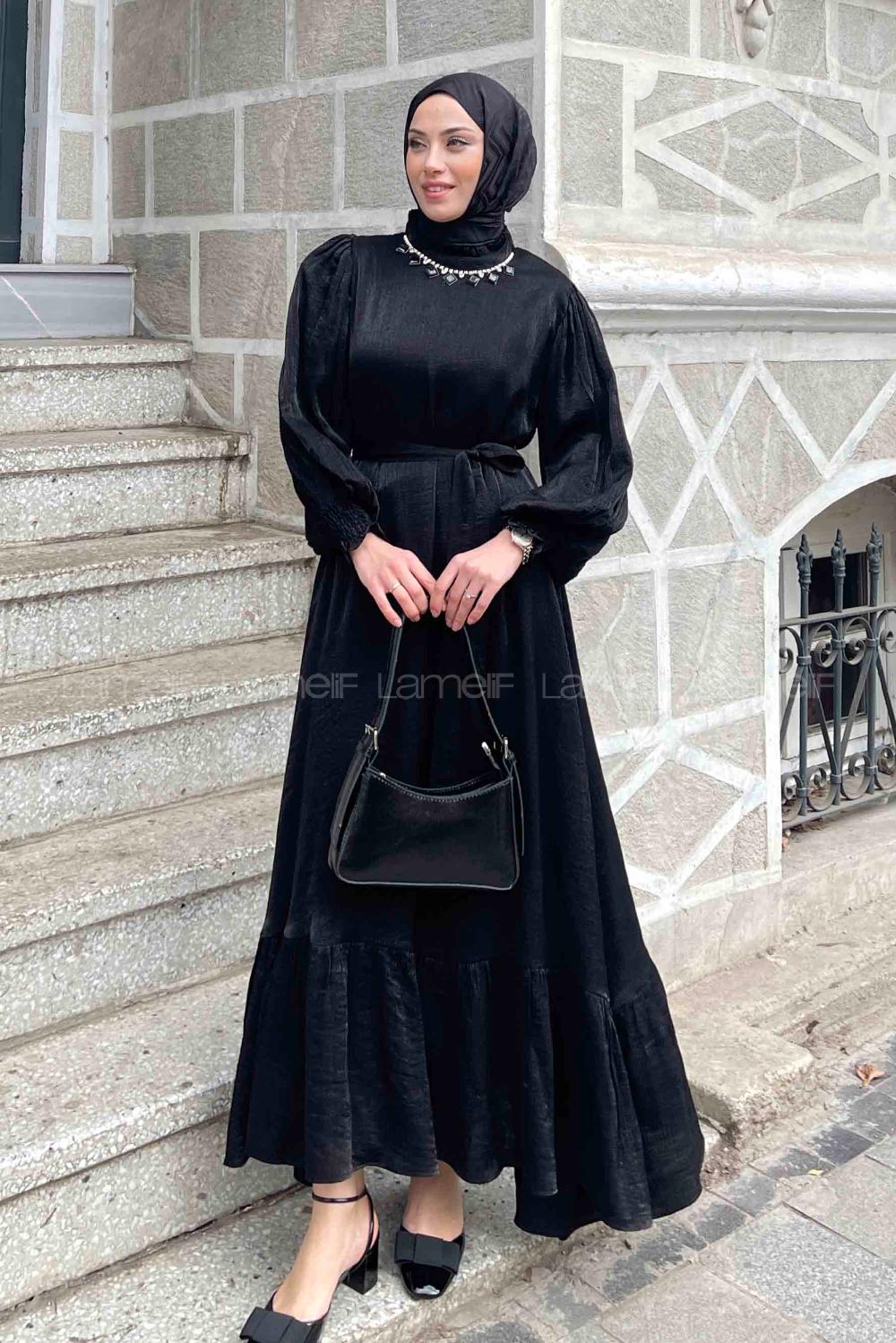 Lamelif Kol Piliseli Hakim Yaka Elbise Siyah