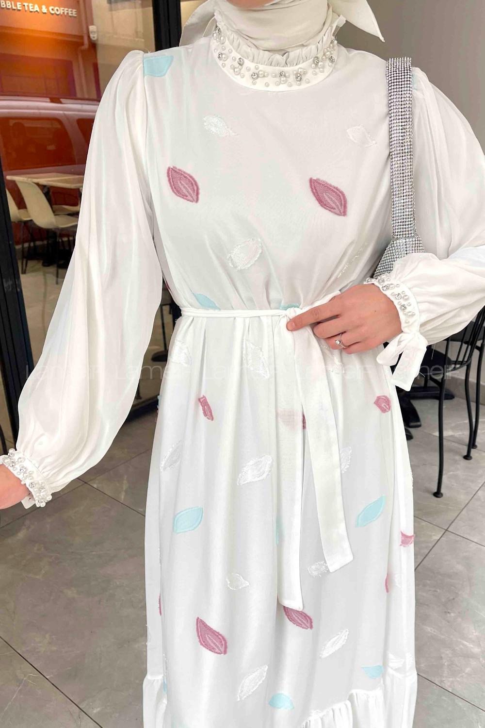 Lamelif Yaprak Desenli İncili Elbise Beyaz