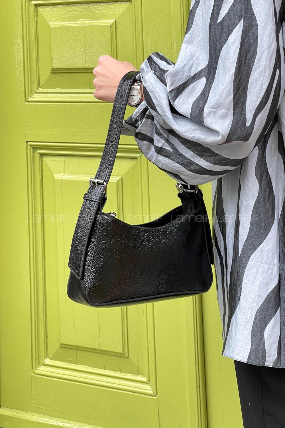 Lamelif Distressed Kol Çantası Kadın Parlak Siyah