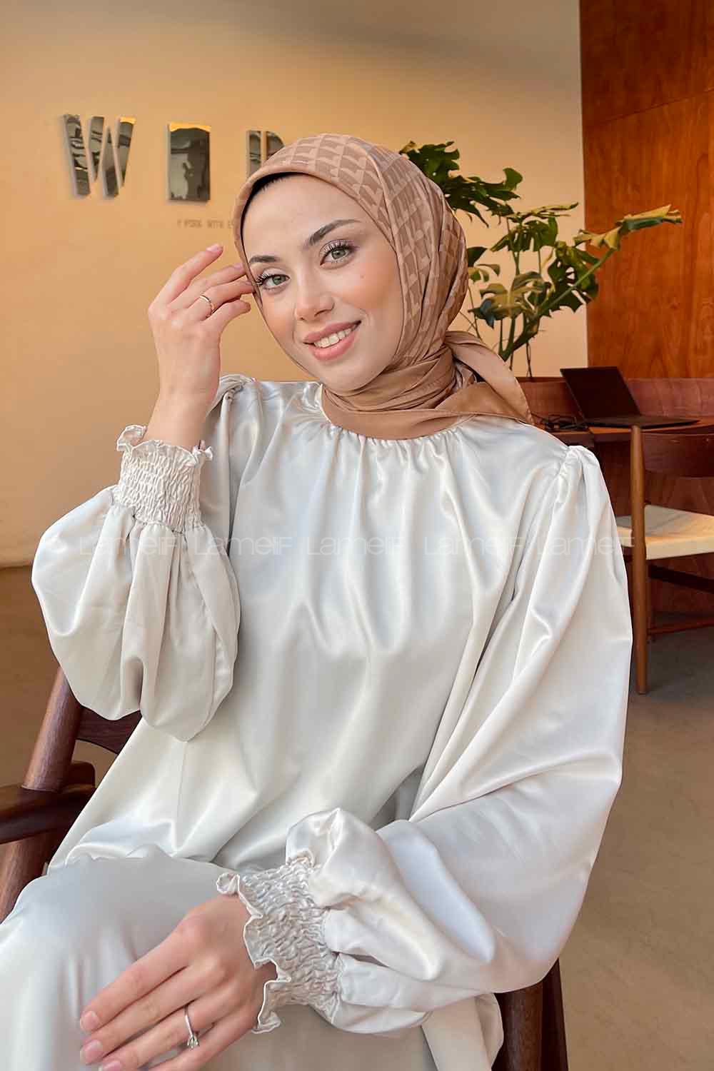 Lamelif Geometrik Desen Jakar Eşarp Sütlü Kahve