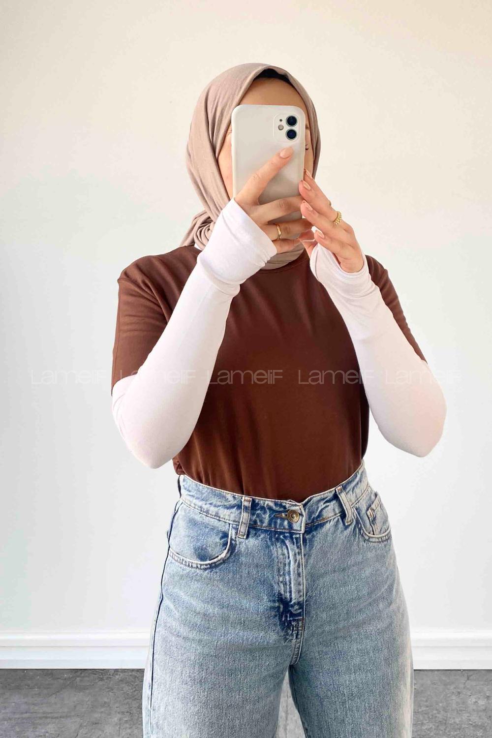 Lamelif Dikişsiz Kol Detaylı  Düz Kısa T-shirt Acı Kahve