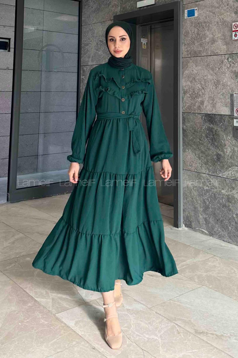 Lamelif Yaka Fırfır Detaylı Yarım Düğmeli Elbise Zümrüt