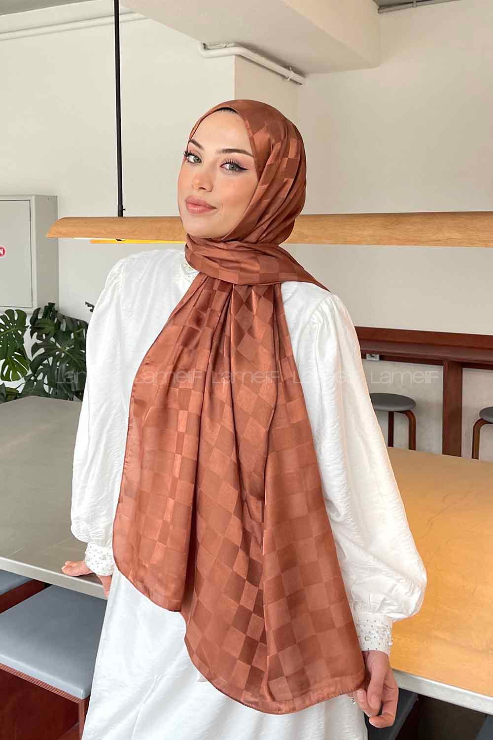 Lamelif Dama Desen Jakar Şal Badem