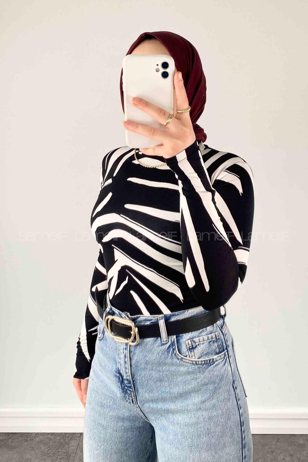 Lamelif Balıkçı Yaka Desenli  Body Siyah