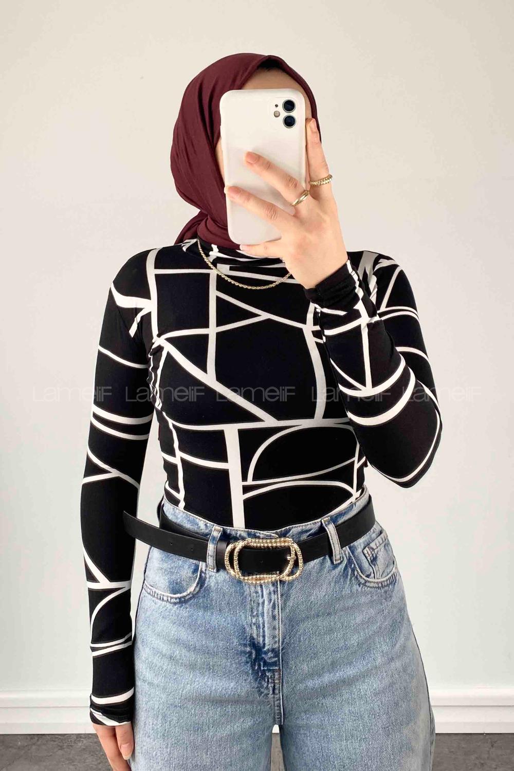 Lamelif Balıkçı Yaka İnce Yazı Baskılı Body Siyah