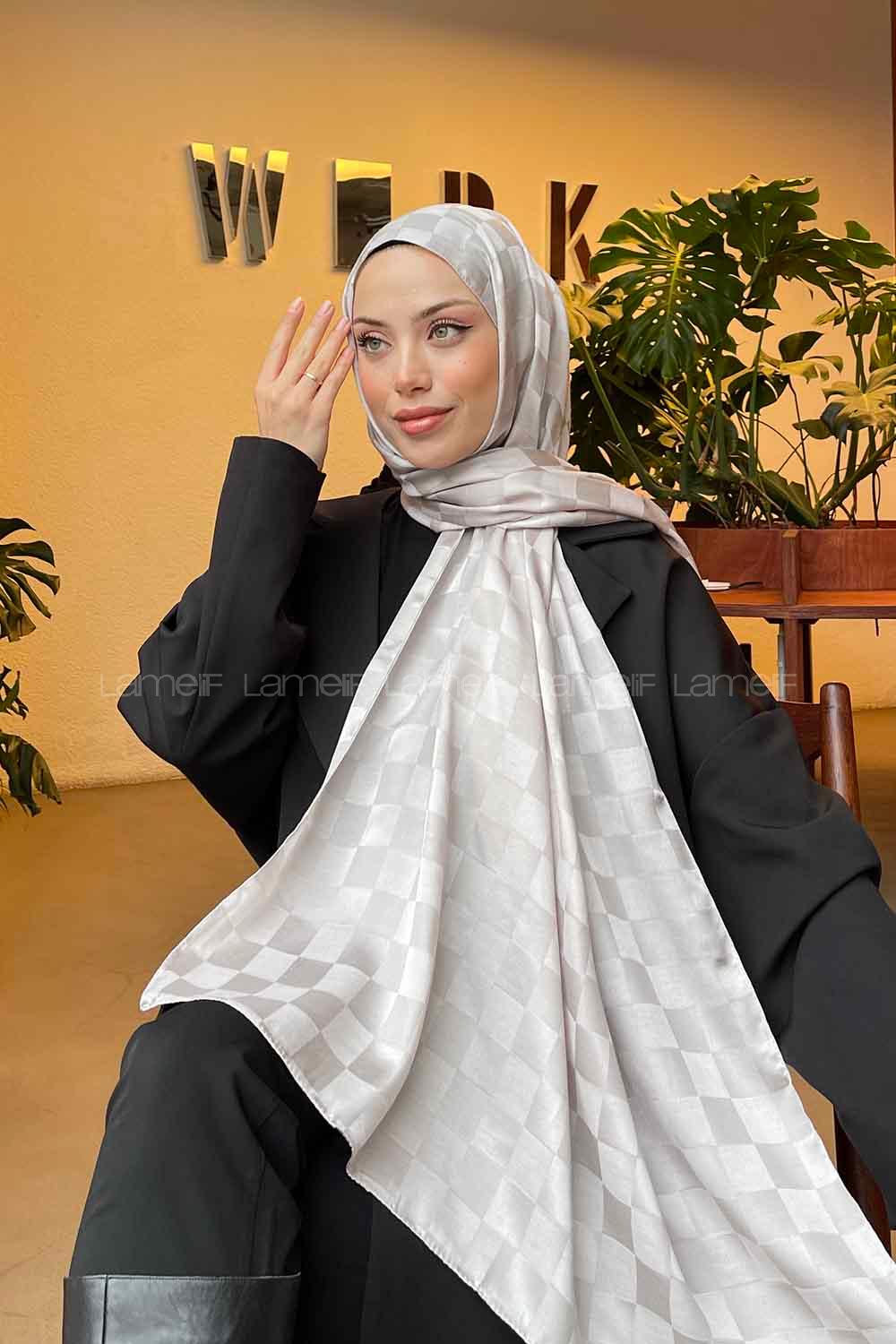 Lamelif Dama Desen Jakar Şal Açık Gri