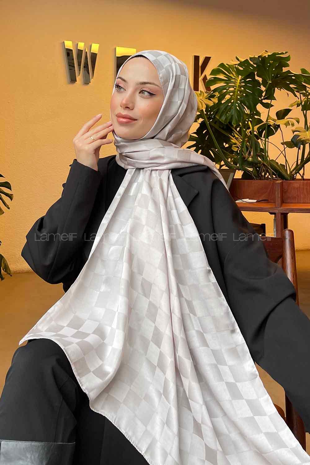 Lamelif Dama Desen Jakar Şal Açık Gri