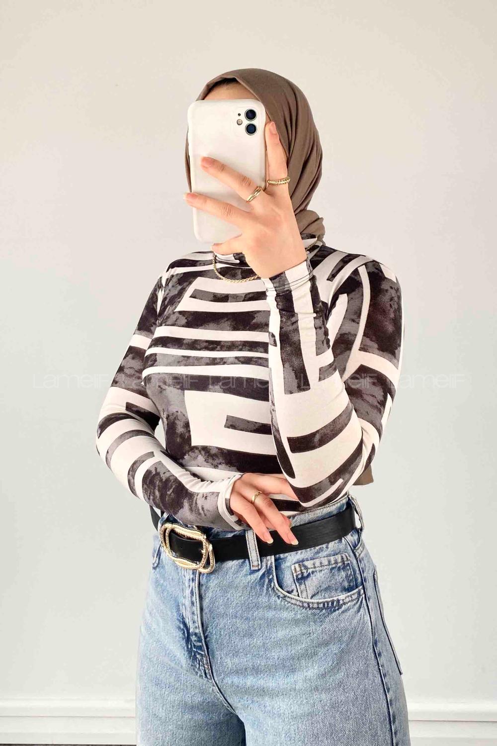 Lamelif Dijital Baskılı Yarım Balıkçı Yaka Body Siyah-Beyaz