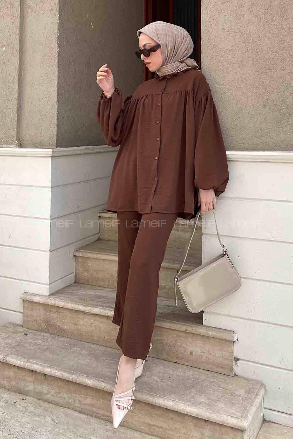 Lamelif Yaka Fırfır Detaylı İkili Tesettür Takım Acı Kahve