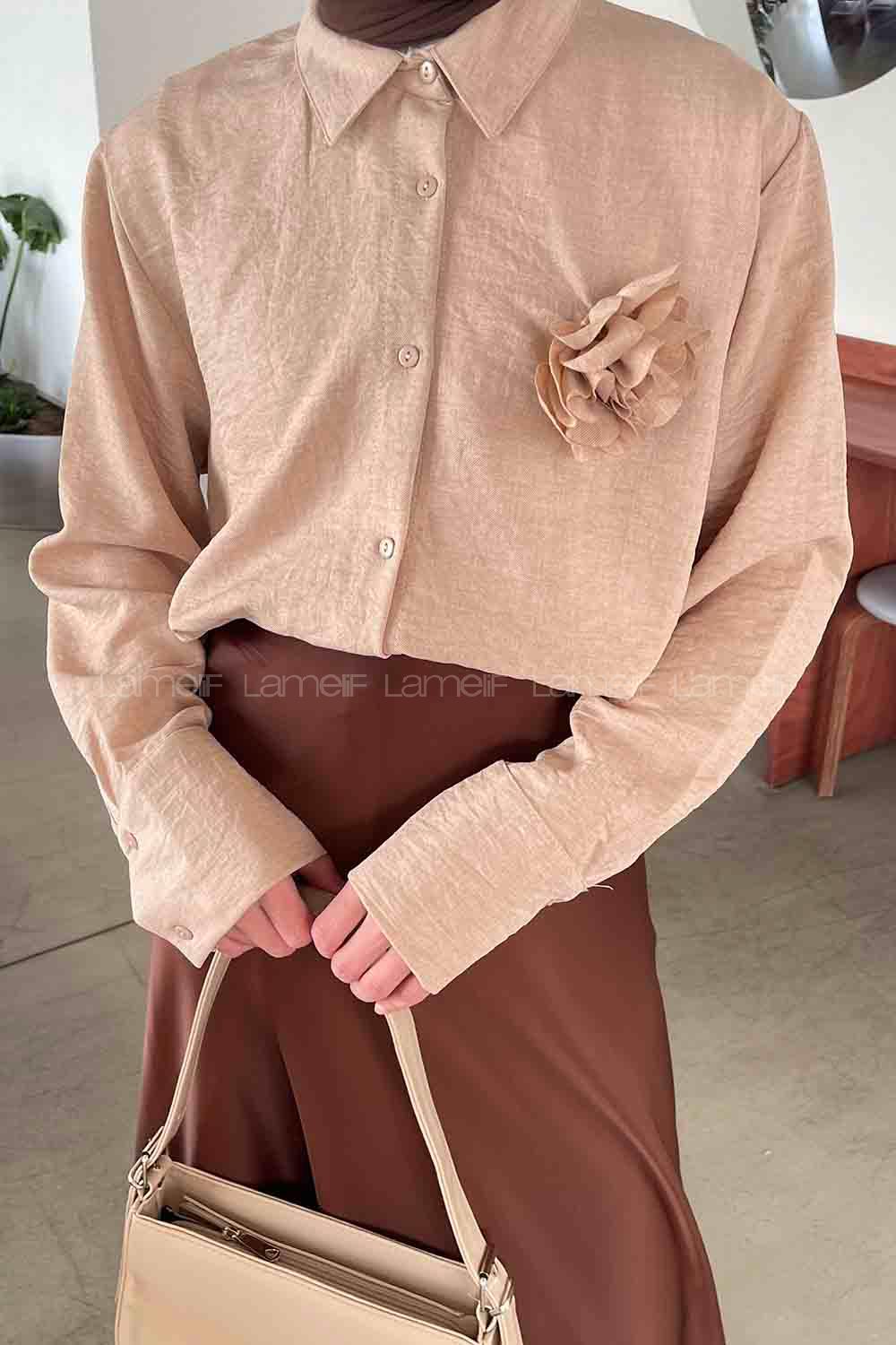Lamelif Gül Broş Detaylı Keten Gömlek Sütlü Kahve