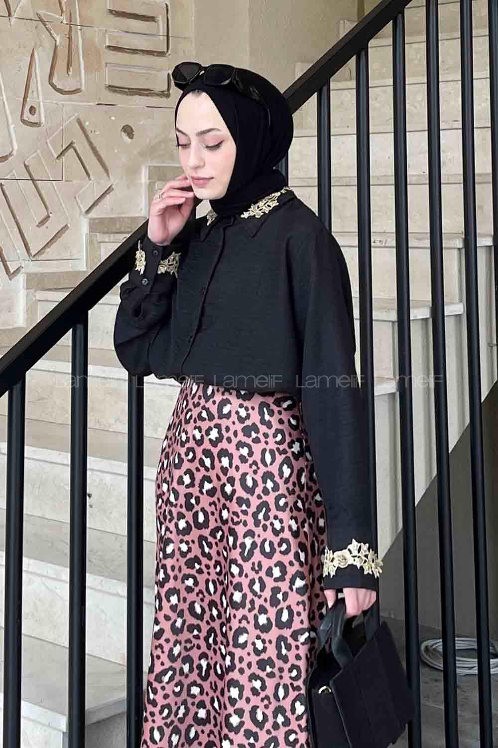 Lameliif Yaka ve Kol Gold Güpür Detaylı Gömlek Siyah