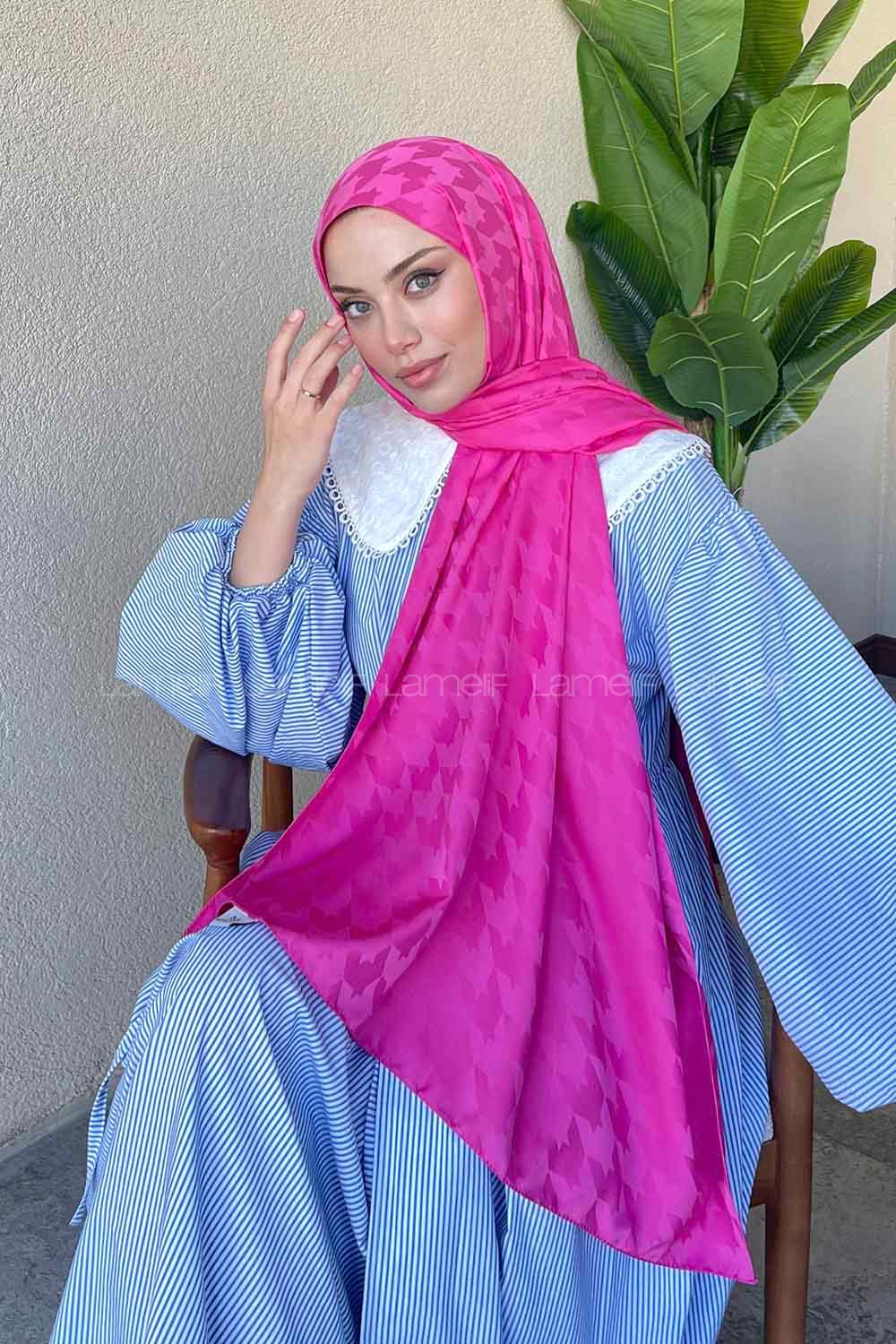 Lamelif Kazayağı Desen Jakar Serisi Şal Fuşya